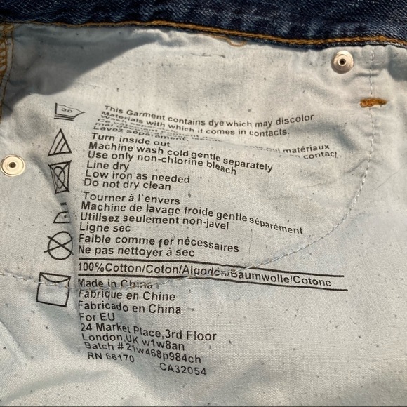 BDG Sz 32 Boyfriend Distressed High Rise Mid-Wash  Shorts - Picture 4 of 5